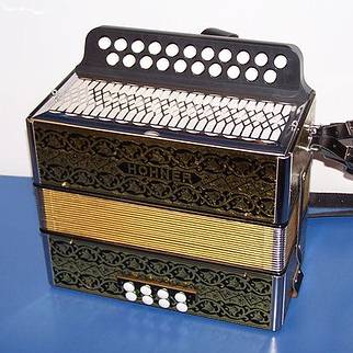 Accordéon diatonique à louer : Hohner 2915 sol-do mais aussi diato en la-ré, do-fa, sib-mib, ré-sol