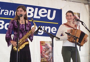 Maïwenn, Enora en concert à Anost